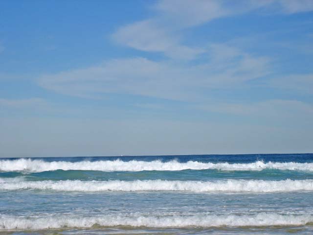 Bondi Beach�i�{���_�C�E�r�[�`�j�̔g�ł��� 1