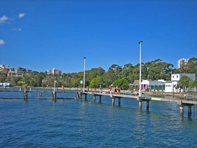 Cronulla Beach�i�N���k���E�r�[�`�j�̖k�ɂ���p 4