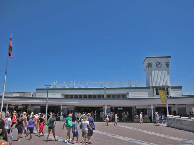 �}�����[�iManly�j�̃t�F���[����