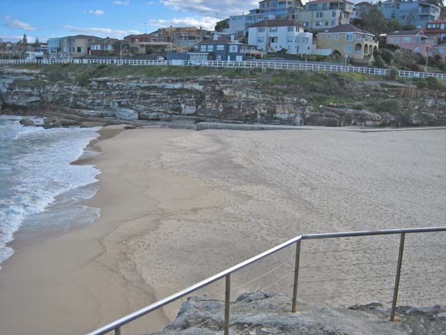 Tamarama Beach�i�^�}���}�E�r�[�`�j�͂ƂĂ��������ł��B