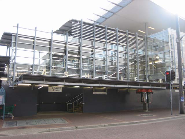 Ashfield�i�A�b�V���t�B�[���h�j�̉w