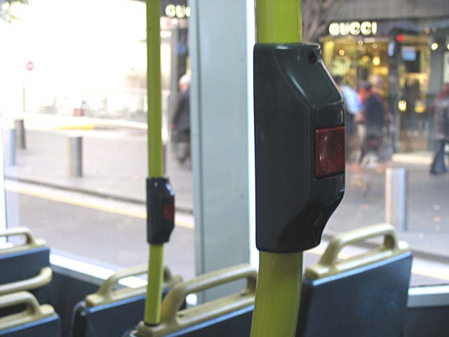 �o�X�̍~���O�ɉ����{�^��