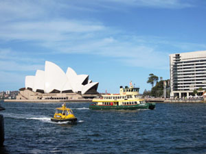 �I�y���n�E�X�ƃt�F���[