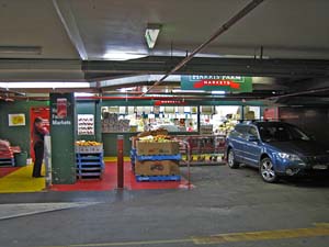 Harris Farm�i�n���X�t�@�[���j �@Bondi Junction�i�{���_�C�E�W�����N�V�����j�X