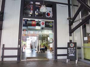 Sydney Railway Square�i�V�h�j�[�E���[���E�F�C�X�N�E�G�A�j�̓���