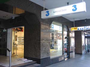 Thomas' Mobile Phones �i�g�[�}�X�E���o�C���E�t�H���j�̓���