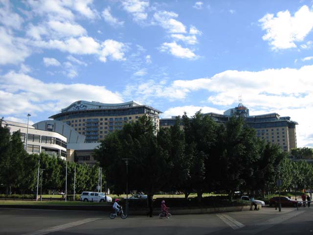 �X�^�[�V�e�B�J�W�m�̊O��