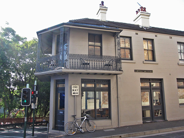 �r���Y�ibills�j-Darlinghurst�i�_�[�����O�n�[�X�g�j�X�̊O��