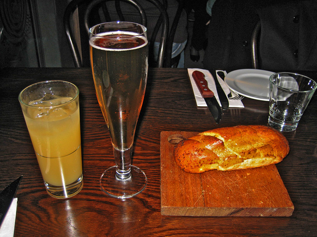 �n���P�[���Y�E�O�������o�[�iHurricanen's Grill & Bar�j-�A�b�v���W���[�X�A�g�D�[�C�[�Y�E�j���[�i�r�[���j�A�K�[���b�N�g�[�X�g