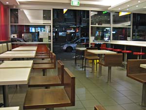 �g��Ƃ̓X��