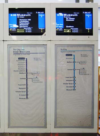 City Rail�i�V�e�B�E���[���j�̉��D���t�߂ɂ���ē����j�^�[�@Ashfield�i�A�b�V���t�B�[���h�j�w